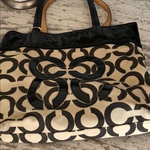 Coach signature logo tote bag: fabric/patent